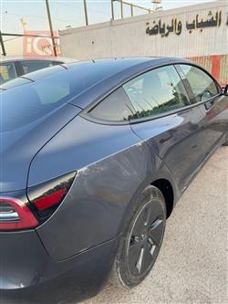 تسلا موديل 3